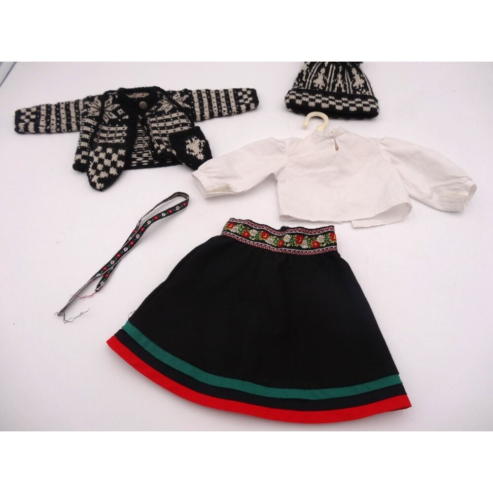 American Girl Kirsten's Winter Woolens Skirt Sweater Hat Mitten Ribbon Hanger To